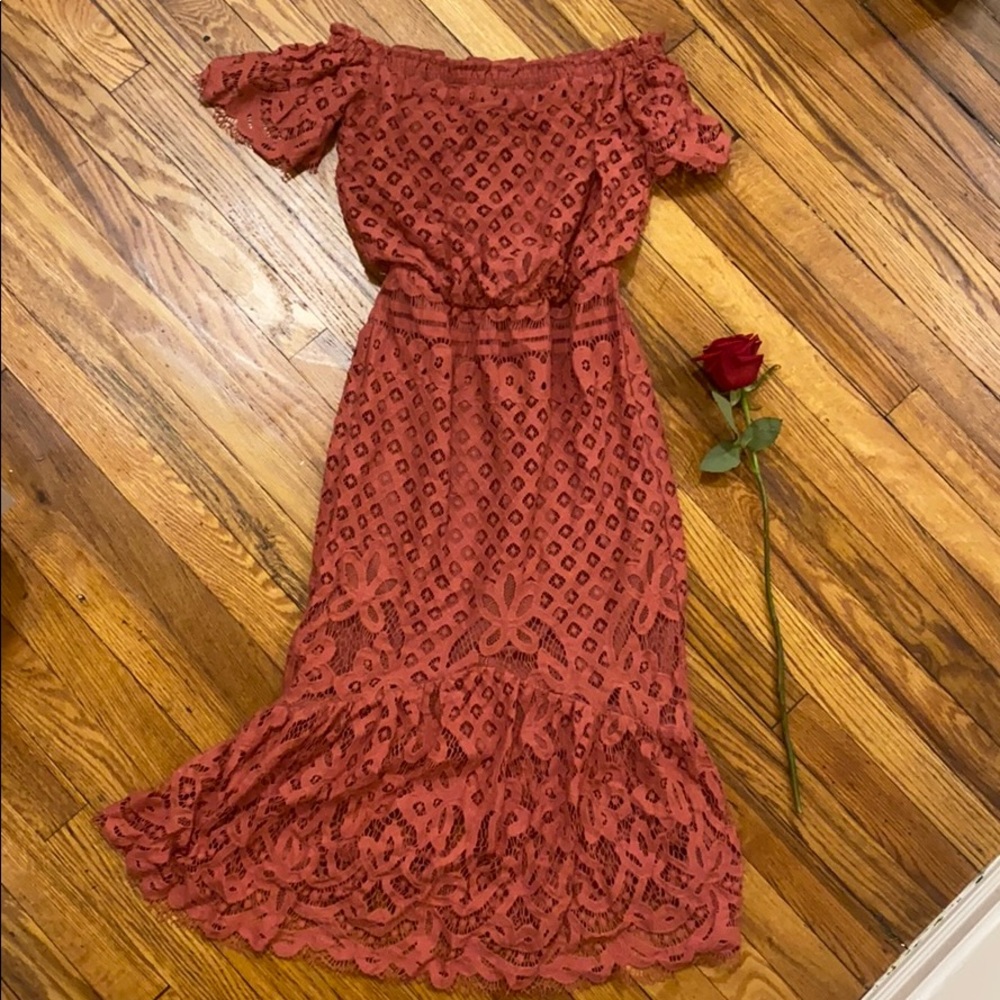 💃🏻 Stunning Off the Shoulder Billie Lace Dress🌹
